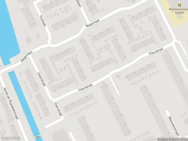 Ambulance met gepaste spoed naar de Uiverstraat in Capelle aan den IJssel
