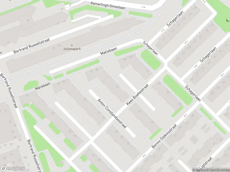 Ambulance met gepaste spoed naar de Clara Meyer-Wichmannstraat in Amsterdam