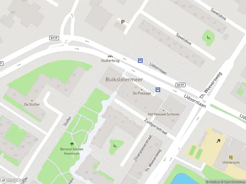 Ambulance met gepaste spoed naar de Zuidgorsstraat in Amsterdam