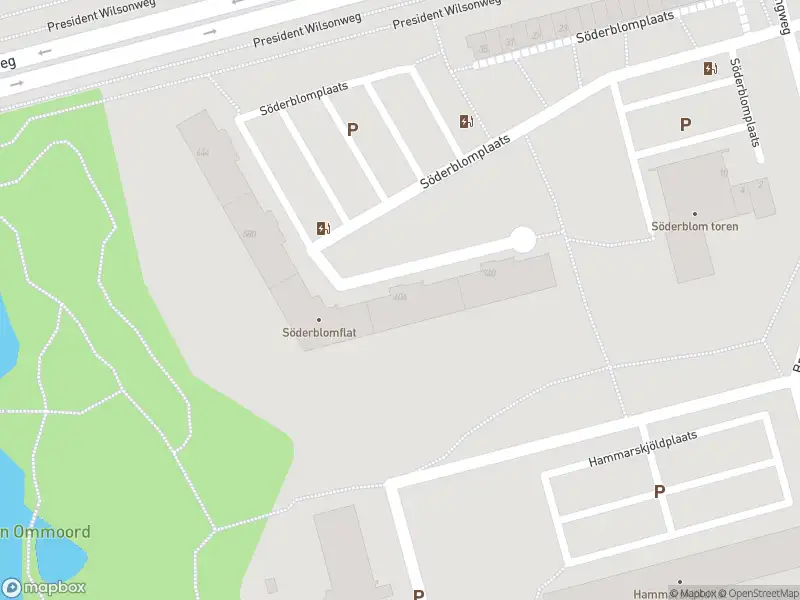 Ambulance met grote spoed naar de Söderblomplaats in Rotterdam