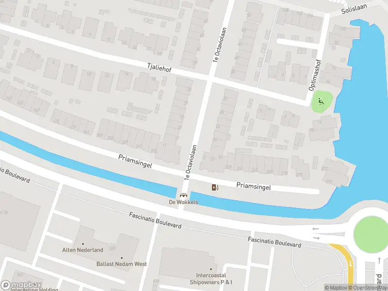 Ambulance met grote spoed naar de 1e Octaviolaan in Capelle aan den IJssel