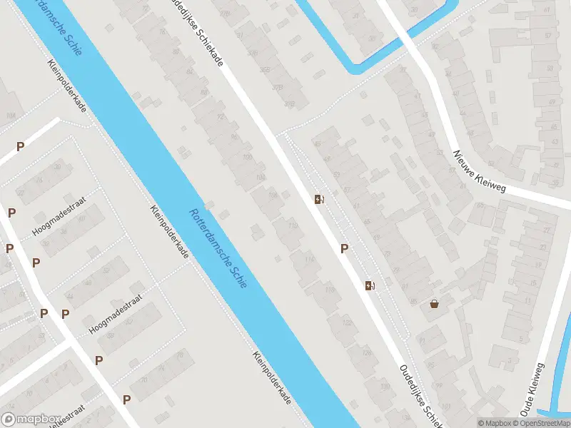 Ambulance met gepaste spoed naar de Oudedijkse Schiekade in Rotterdam