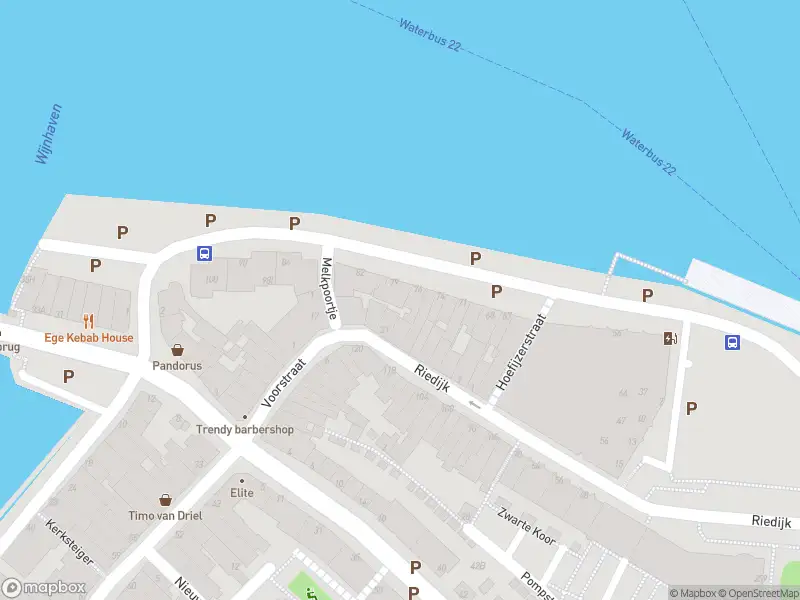 Ambulance met gepaste spoed naar de Merwekade in Dordrecht