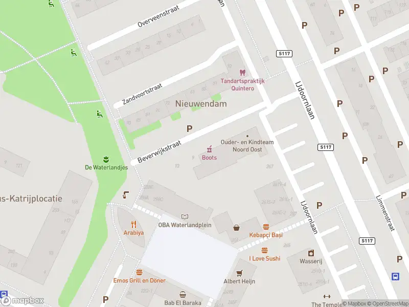 Ambulance met grote spoed naar de Beverwijkstraat in Amsterdam
