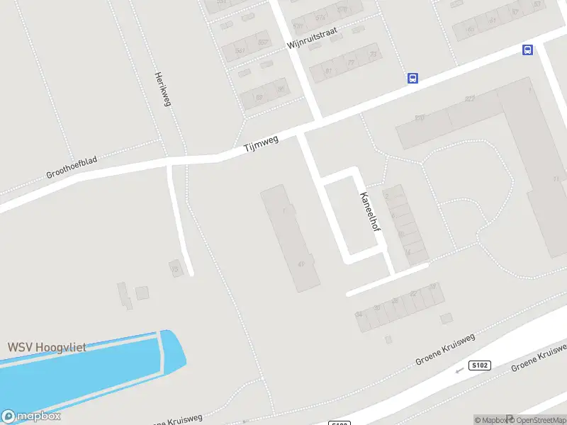 Ambulance met gepaste spoed naar de Kaneelhof in Hoogvliet Rotterdam