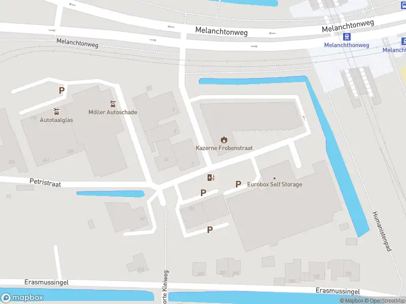 Brandweer met gepaste spoed naar de Frobenstraat in Rotterdam