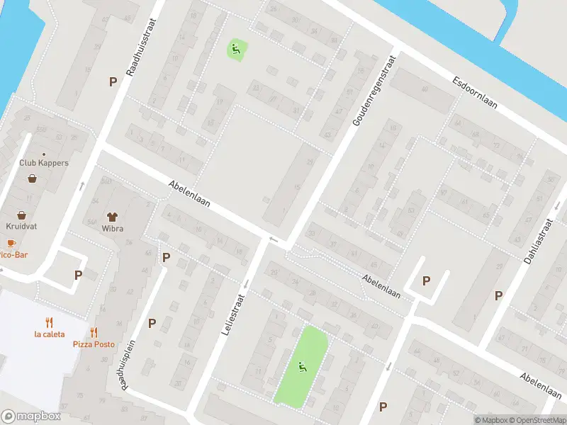 Ambulance met gepaste spoed naar de Goudenregenstraat in Rozenburg