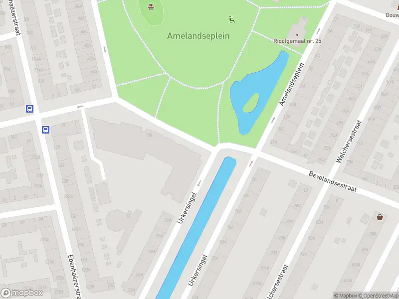 Ambulance met grote spoed naar de Bevelandsestraat in Rotterdam