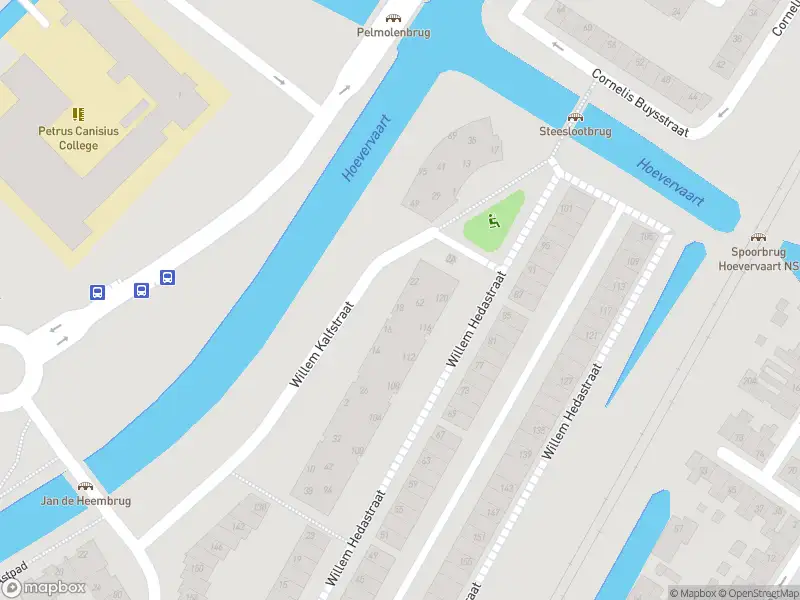 Brandweer met grote spoed naar de Willem Kalfstraat in Alkmaar vanwege voertuigbrand
