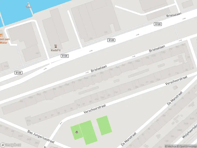 Ambulance met gepaste spoed naar de Brielselaan in Rotterdam