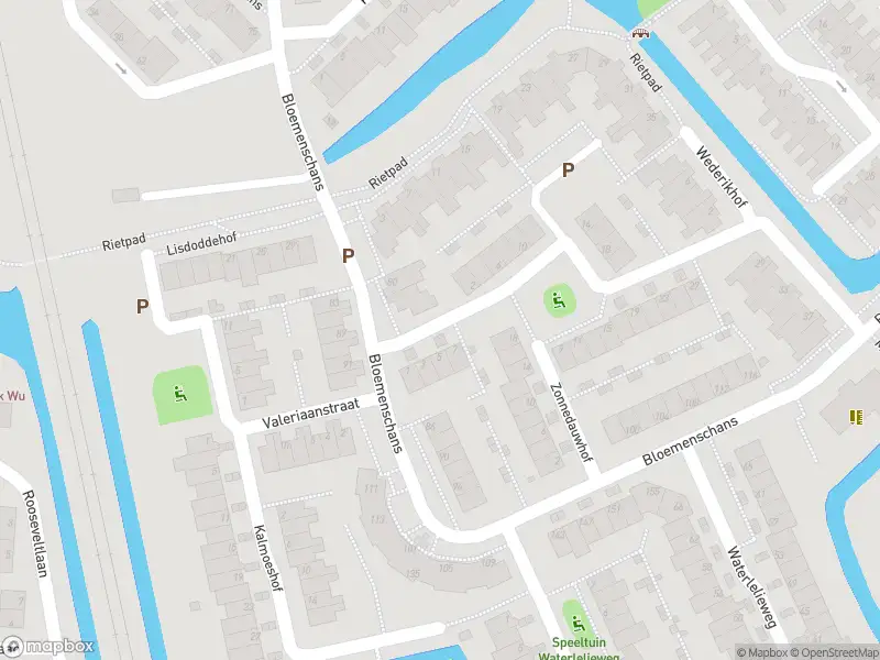 Ambulance met gepaste spoed naar de Zwanebloemstraat in Voorhout
