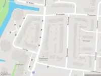 Ambulance met gepaste spoed naar de Maasstraat in Alkmaar