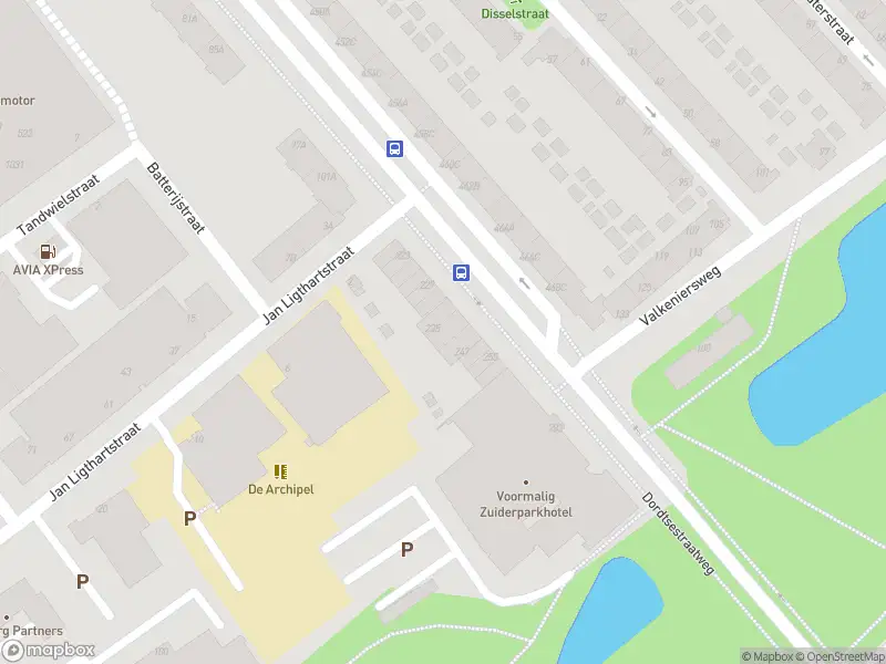 Ambulance met grote spoed naar de Dordtsestraatweg in Rotterdam