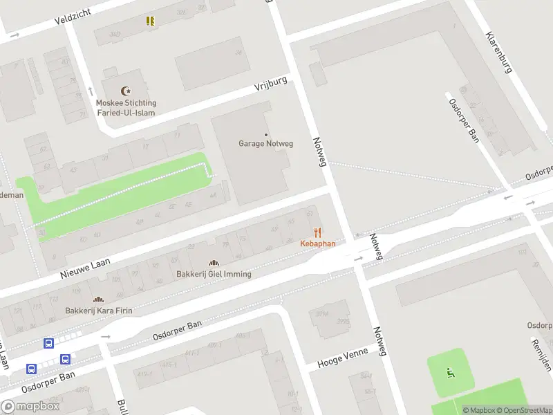 Ambulance met gepaste spoed naar de Boutenburg in Amsterdam