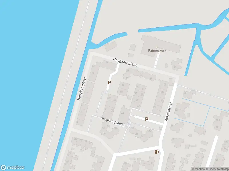 Ambulance met grote spoed naar de Hoogkamplaan in Marken