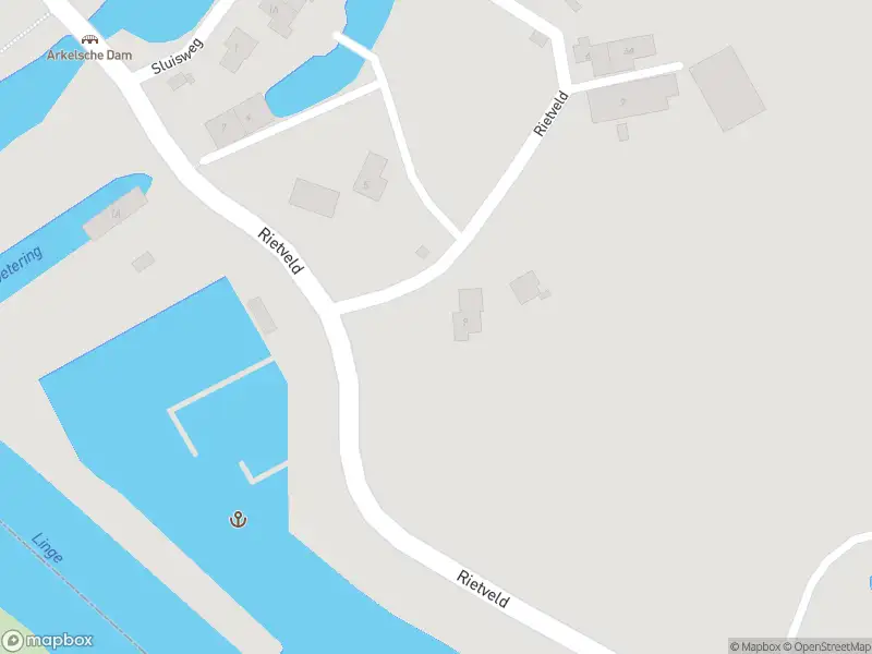 Ambulance met grote spoed naar de Rietveld in Arkel