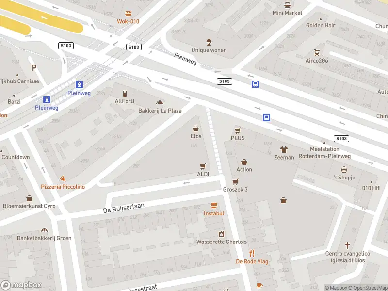 Ambulance met gepaste spoed naar de Ebenhaëzerstraat in Rotterdam