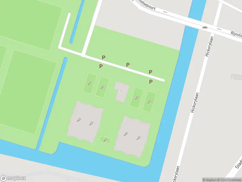 Politie naar de Sportpark Rijnvliet in Utrecht vanwege aanrijding met letsel