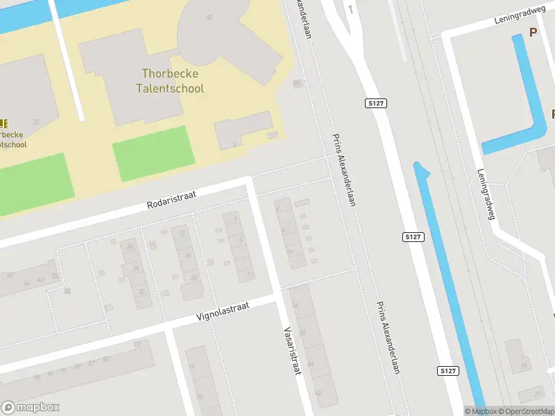 Ambulance met gepaste spoed naar de Vasaristraat in Rotterdam