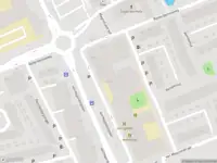 Ambulance met grote spoed naar de Van Hogendorplaan in Vlaardingen