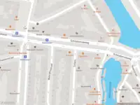 Ambulance met gepaste spoed naar de Schiedamseweg in Rotterdam