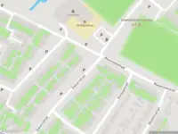 Ambulance met gepaste spoed naar de Esdoornstraat in Ooltgensplaat