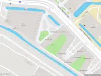 Ambulance met grote spoed naar de Carolina MacGillavrylaan in Amsterdam