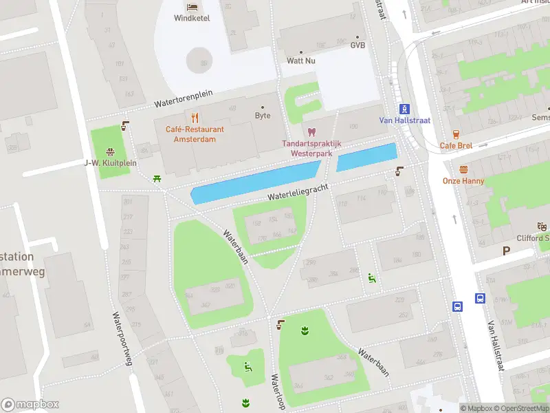 Ambulance met gepaste spoed naar de Waterkeringweg in Amsterdam