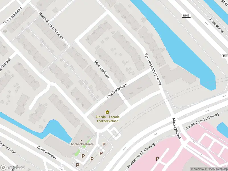 Ambulance met gepaste spoed naar de Mackaystraat in Spijkenisse