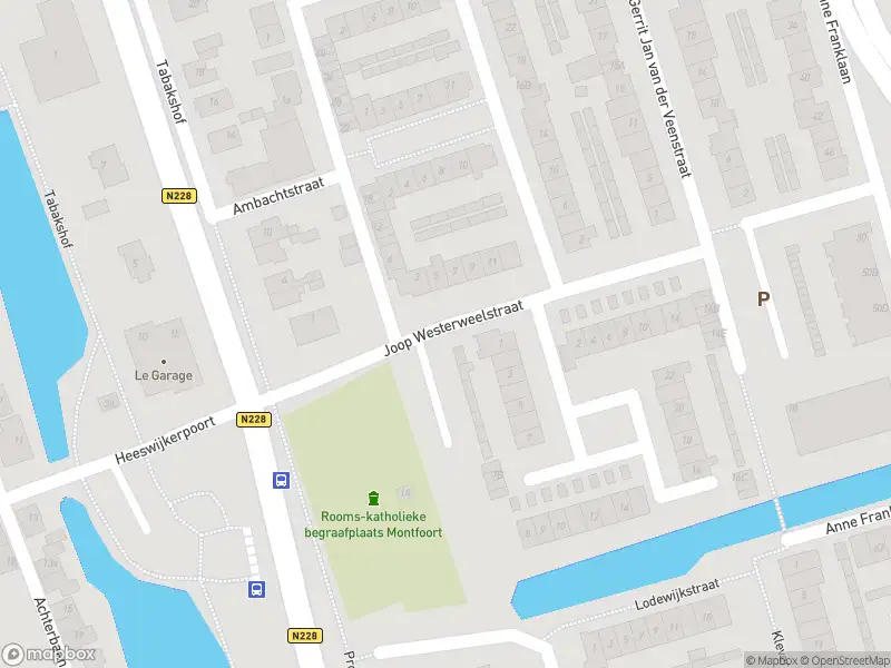 Brandweer met grote spoed naar de Joop Westerweelstraat in Montfoort vanwege waarnemen gaslucht