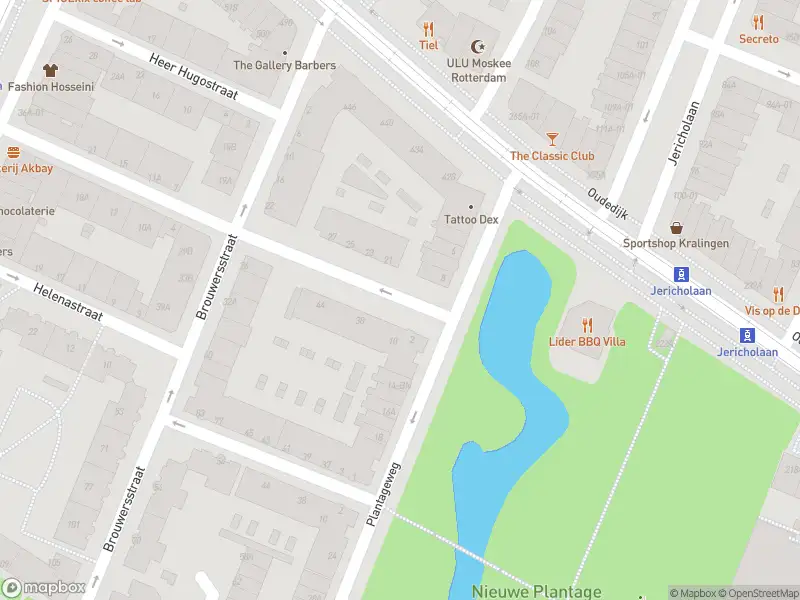 Ambulance met gepaste spoed naar de Naaldwijkstraat in Rotterdam