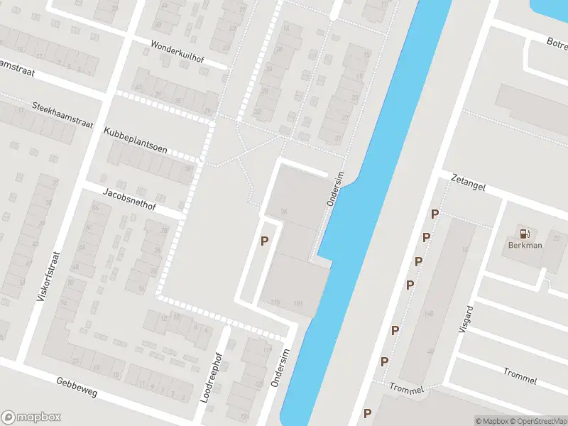 Ambulance met gepaste spoed naar de Ankerkuilstraat in Hoogvliet Rotterdam
