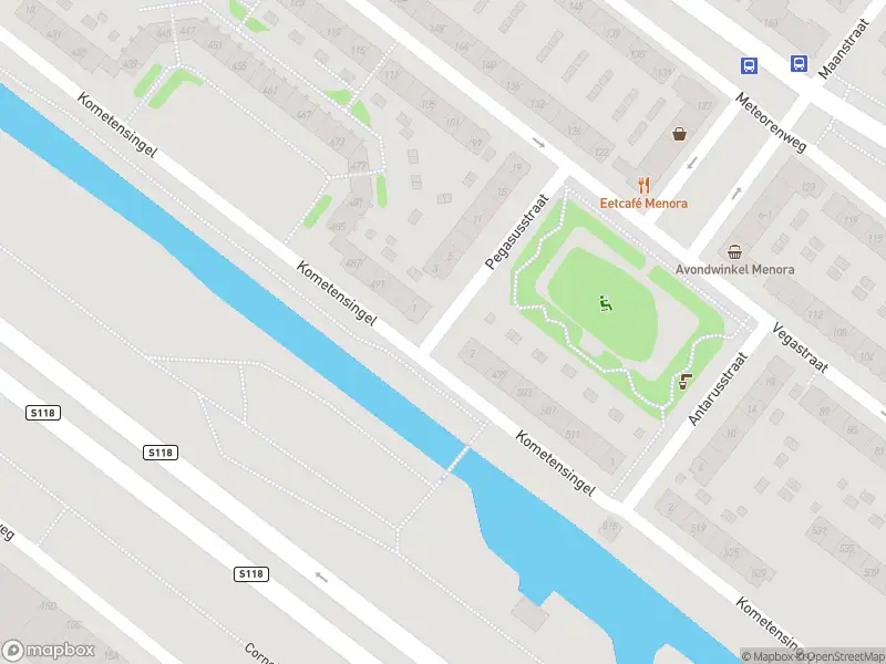 Ambulance met grote spoed naar de Pegasusstraat in Amsterdam