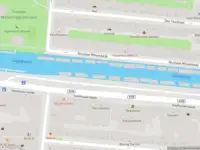 Ambulance met gepaste spoed naar de Vijzelgracht in Amsterdam