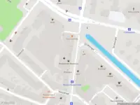 Ambulance met gepaste spoed naar de Bergse Dorpsstraat in Rotterdam
