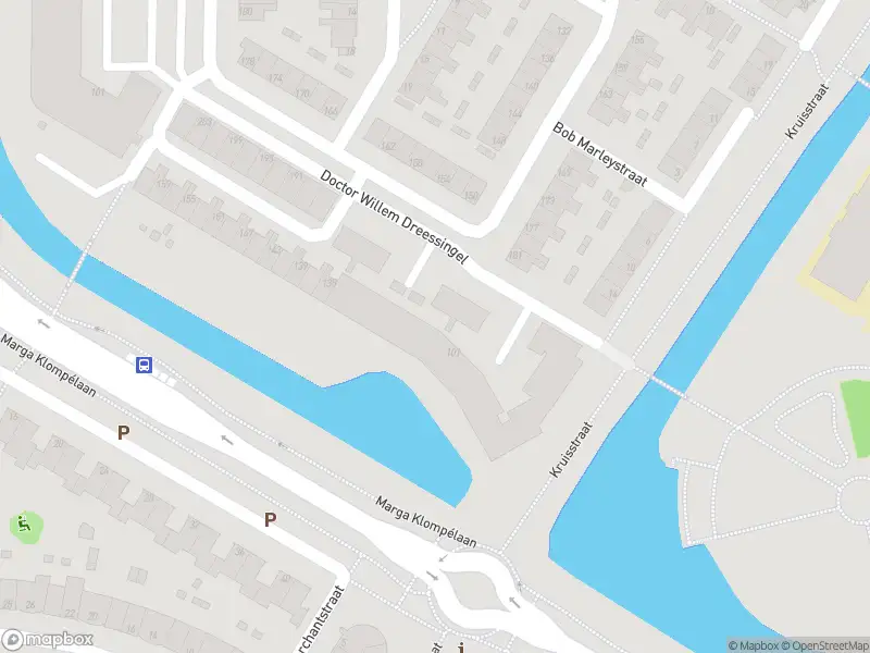 Ambulance met grote spoed naar de Pascalstraat in Arnhem vanwege voertuigbrand