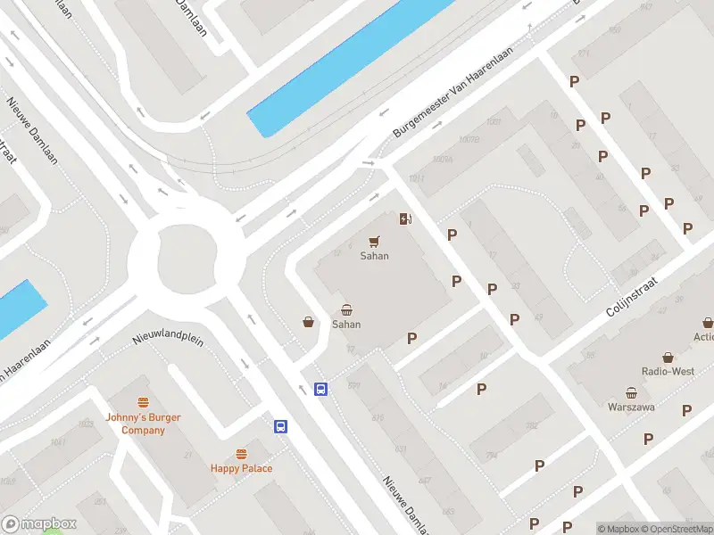 Ambulance met grote spoed naar de Nieuwlandplein in Schiedam