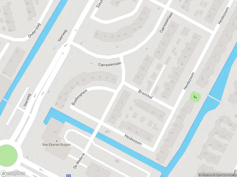 Ambulance met gepaste spoed naar de Bosbesplein in Papendrecht