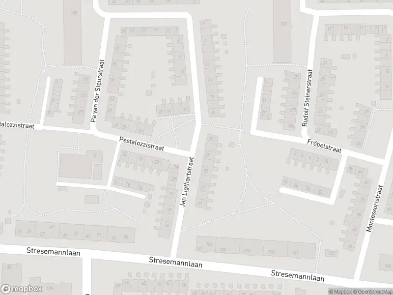 Ambulance met gepaste spoed naar de Montessoristraat in Haarlem