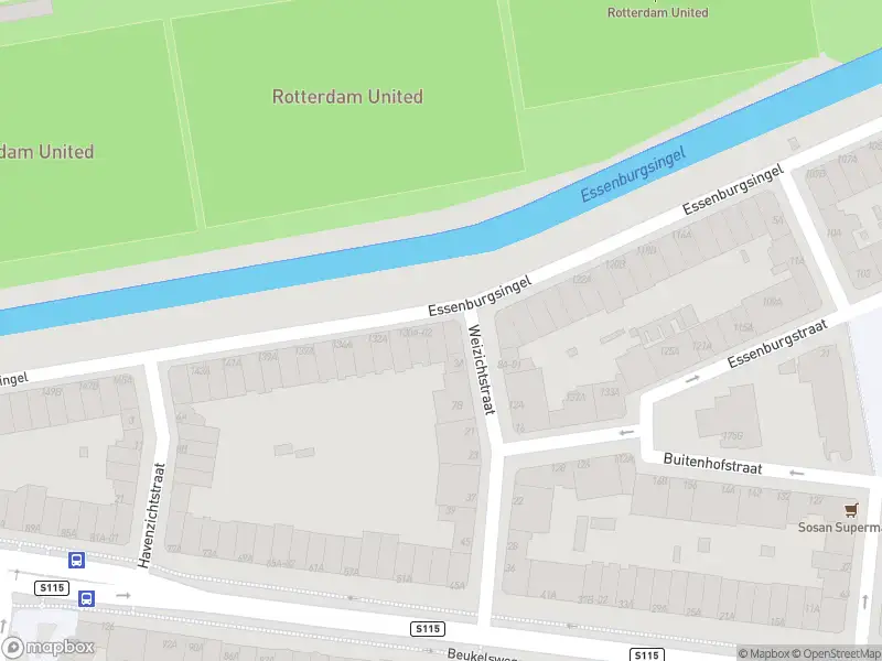 Ambulance met grote spoed naar de Essenburgsingel in Rotterdam