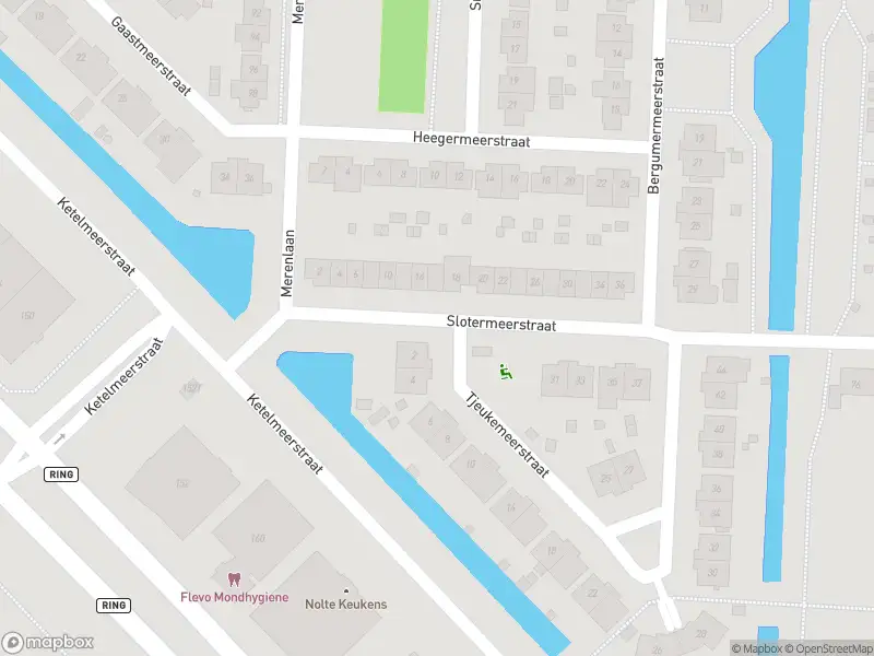 Brandweer met gepaste spoed naar de Slotermeerstraat in Lelystad vanwege een buitenbrand