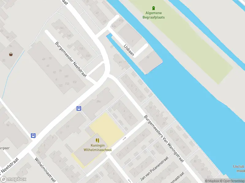 Ambulance met grote spoed naar de Burgemeesters Van Waningstraat in Ouderkerk aan den IJssel