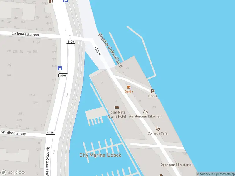 Brandweer met gepaste spoed naar de IJdok in Amsterdam vanwege een liftopsluiting