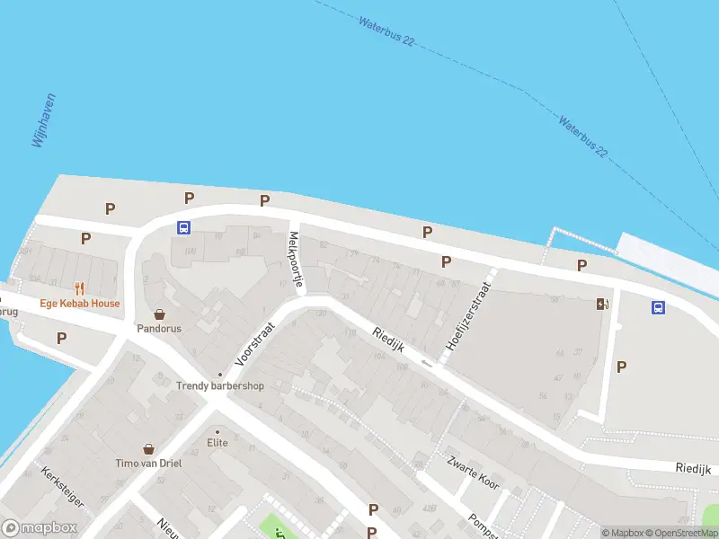 Ambulance met gepaste spoed naar de Merwekade in Dordrecht