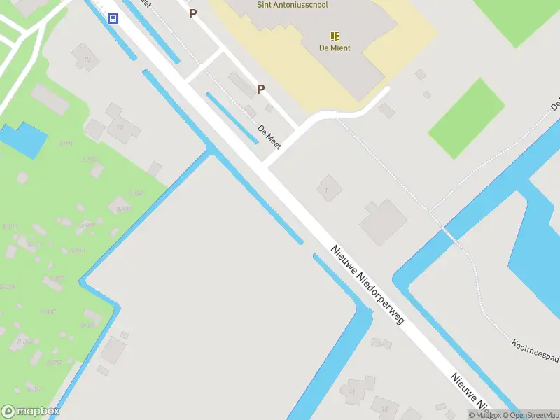 Ambulance met gepaste spoed naar de Nieuwe Niedorperweg in Nieuwe Niedorp