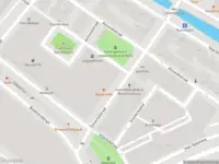 Ambulance met grote spoed naar de Zomerhofstraat in Rotterdam