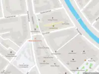 Ambulance met grote spoed naar de Veurstraat in Rotterdam