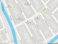 Brandweer met grote spoed naar de Van der Sluysstraat in Rotterdam vanwege afhijsen patient