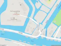 Brandweer met grote spoed naar de 1e Polderweg in Utrecht vanwege voertuigen te water