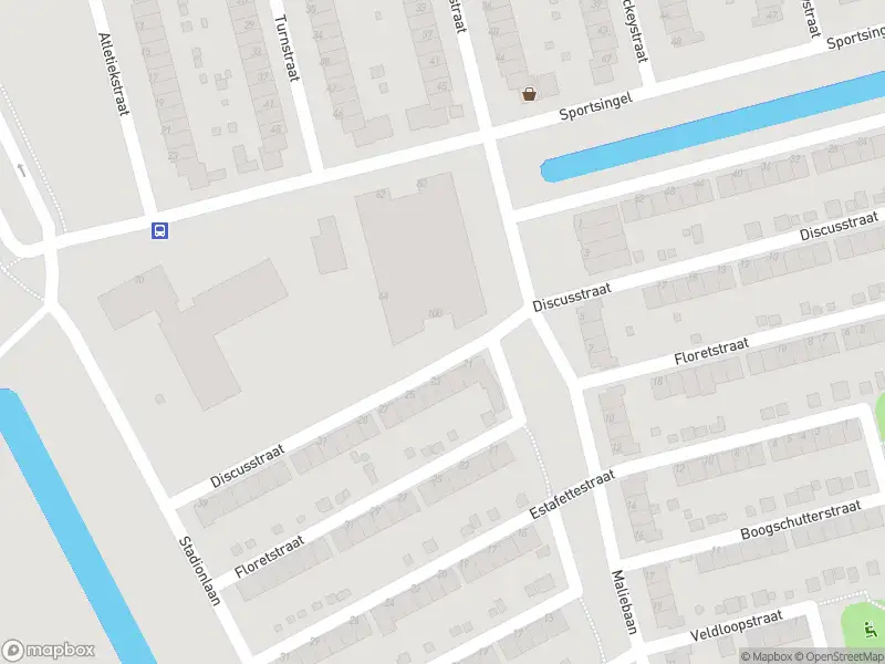Ambulance met gepaste spoed naar de Discusstraat in Rotterdam